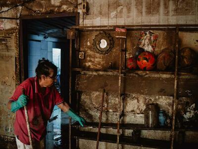 Os eventos climáticos potencializam desigualdades e geram sobrecarga sobre as mulheres, no cuidado com a casa e com as pessoas. Foto: Francisco Proner / MAB